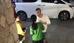 罗拉男朋友爆料视频在线观看,罗拉男友爆料视频，真相大曝光！
